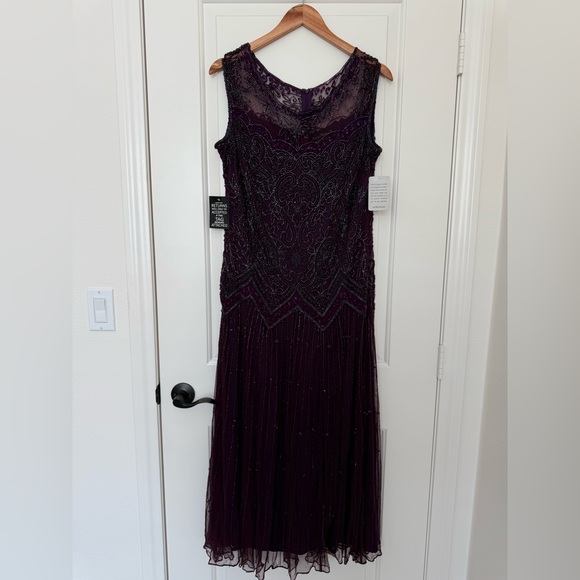 Elegant Purple Maxi Dress - Picture 2 of 13